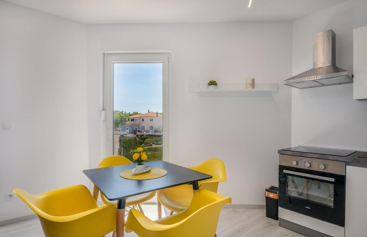 Apartments Villa "Aurea" With Pool Krk Town Luaran gambar