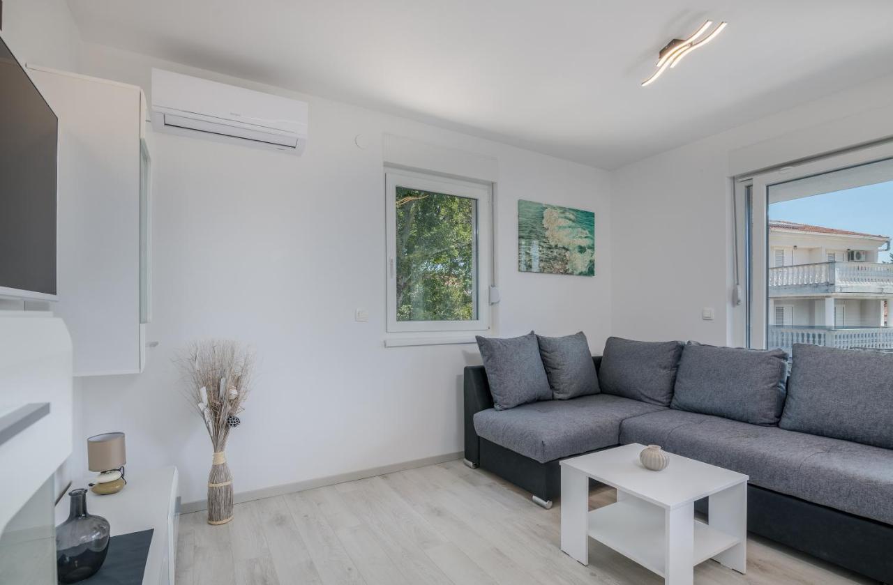 Apartments Villa "Aurea" With Pool Krk Town Luaran gambar